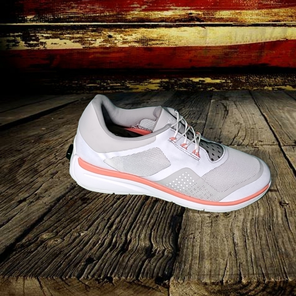 𝅺ZEROTIE Women's Size 7.5 Fresh Breeze Tech Runner